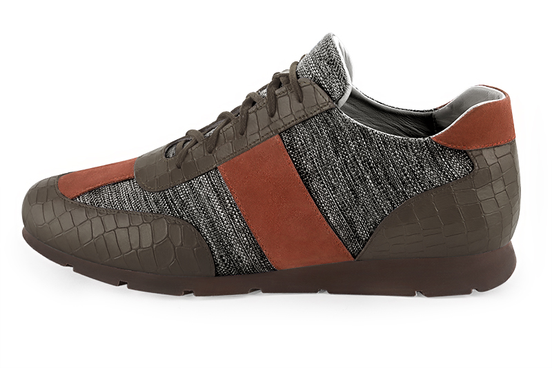 Taupe brown, dark grey and terracotta orange two-tone dress sneakers for men. Round toe. Flat rubber soles. Profile view - Florence KOOIJMAN